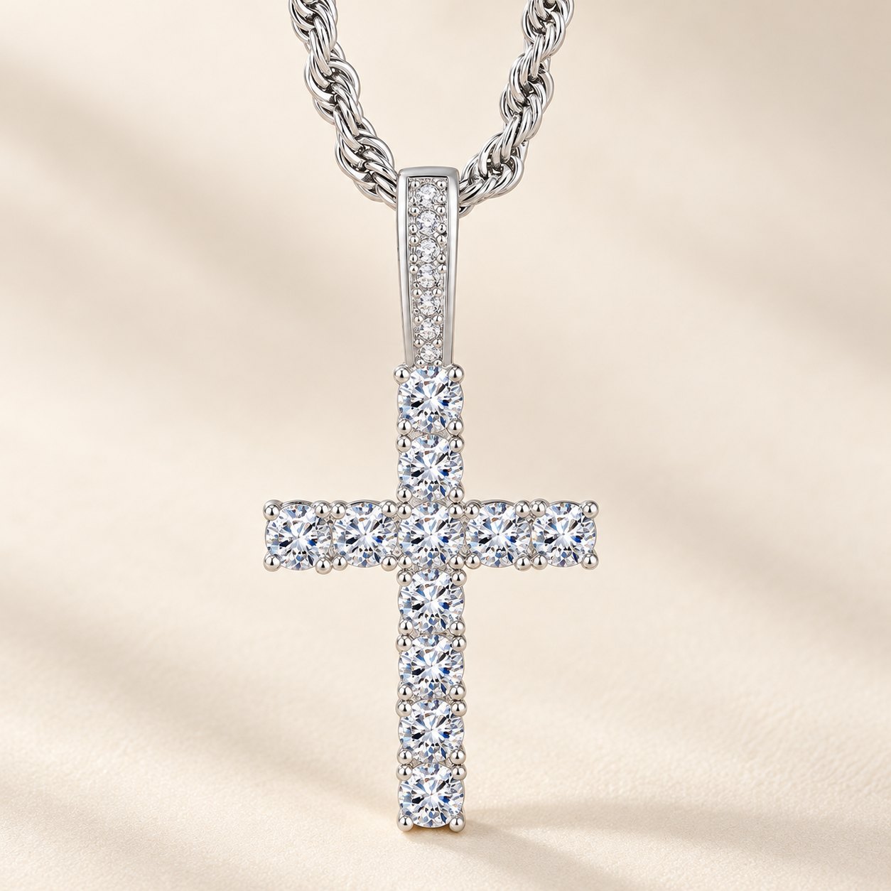 Schmales iced out Kreuz in Silber mit Zirkonia-Reihe an Rope Kette