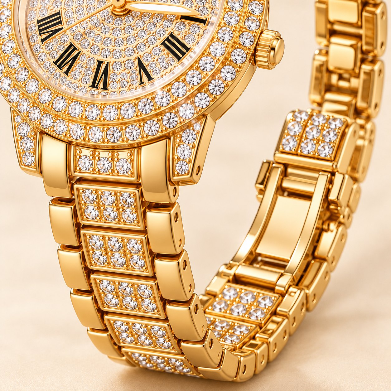 Iced out Damenuhr mit Tennisarmband: Nahaufnahme von Armband und Verschluss